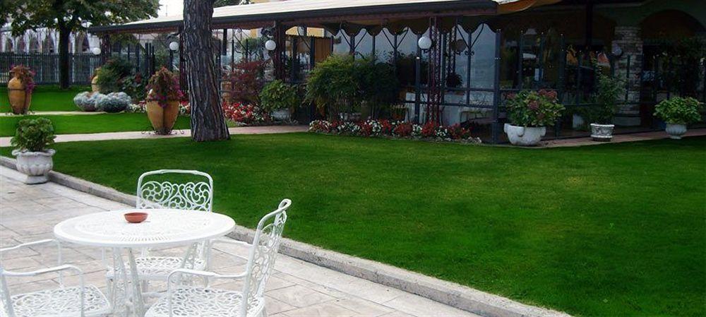Hotel Lugana Parco Al Lago Сирмионе Экстерьер фото